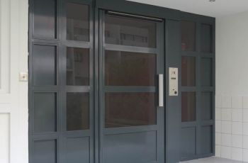 Porte d'entrée de hall d'immeuble